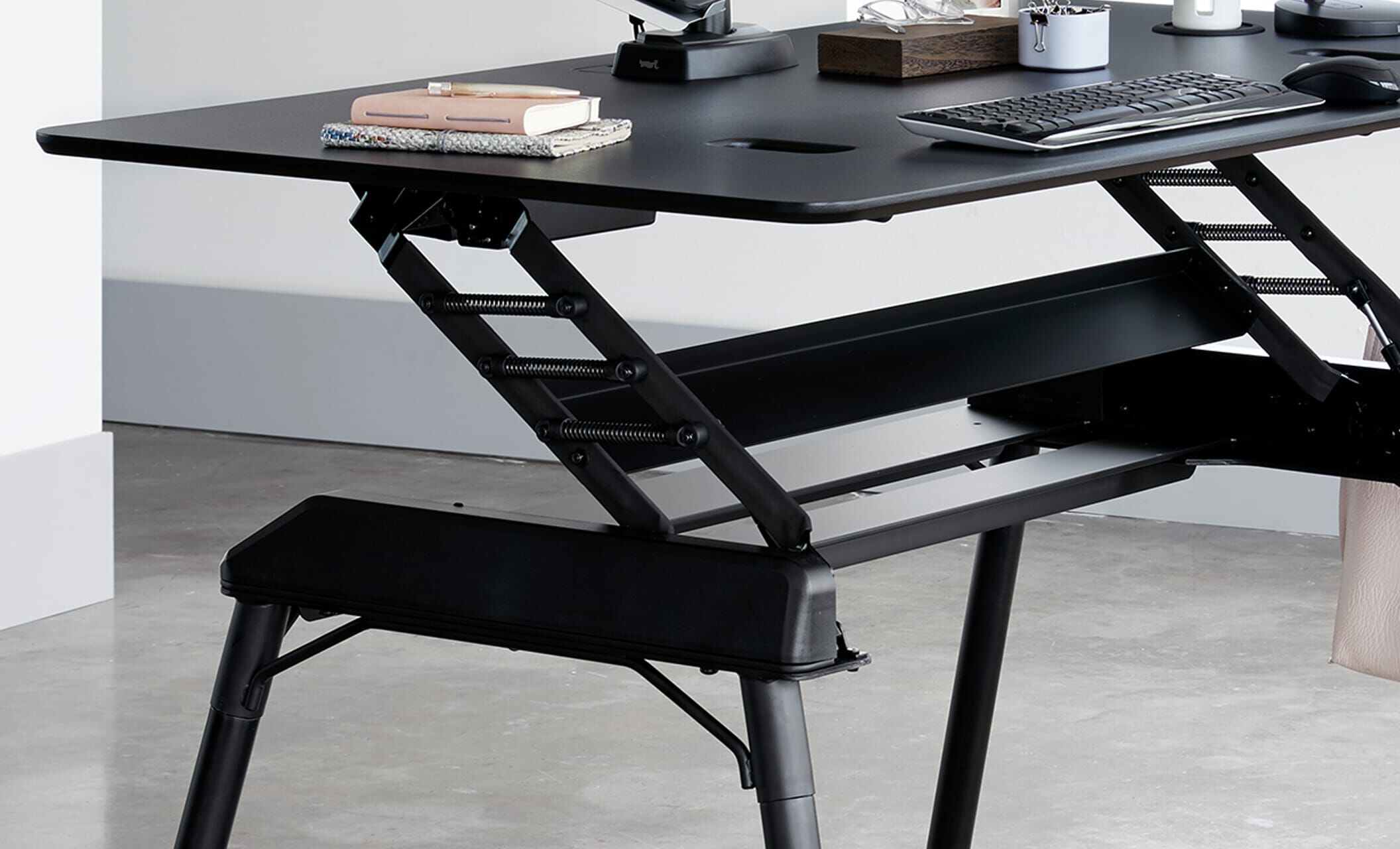 Vari standing desk 6 by 34 lifting mechanism