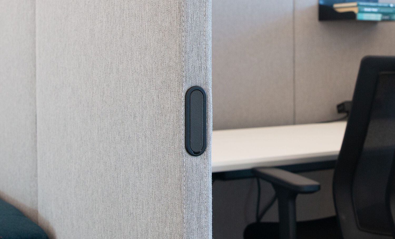 close up view of the connector lock for the QuickFlex Cubes™