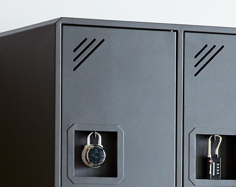 Vari locker with locks