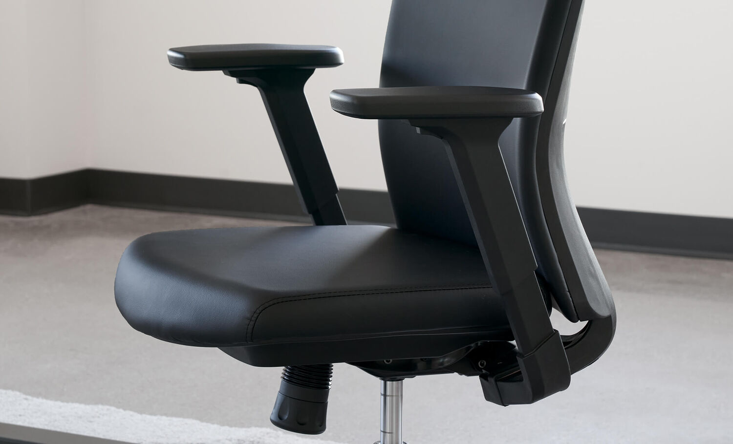 Vari Executive Task Chair adjustable armrests