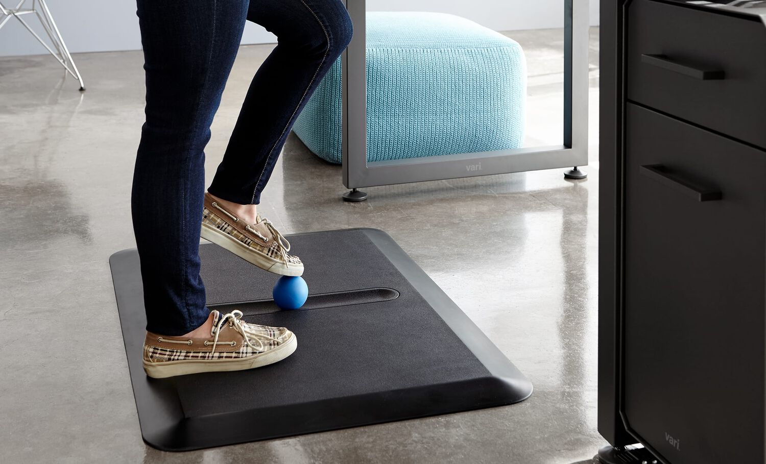 Individual using Vari active mat groove