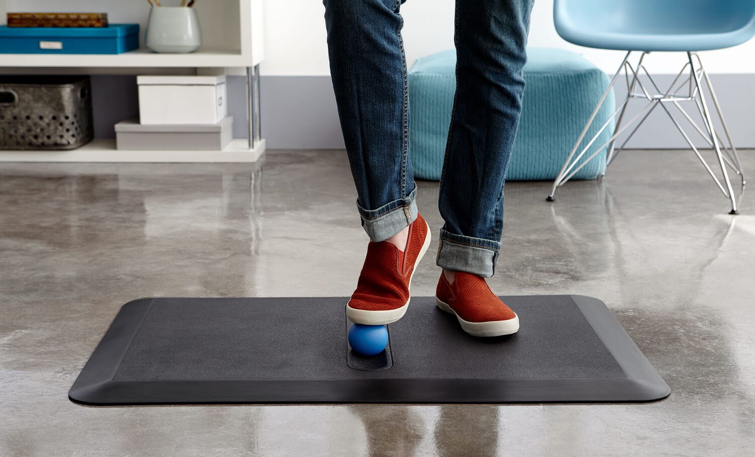 Individual using Vari active mat groove