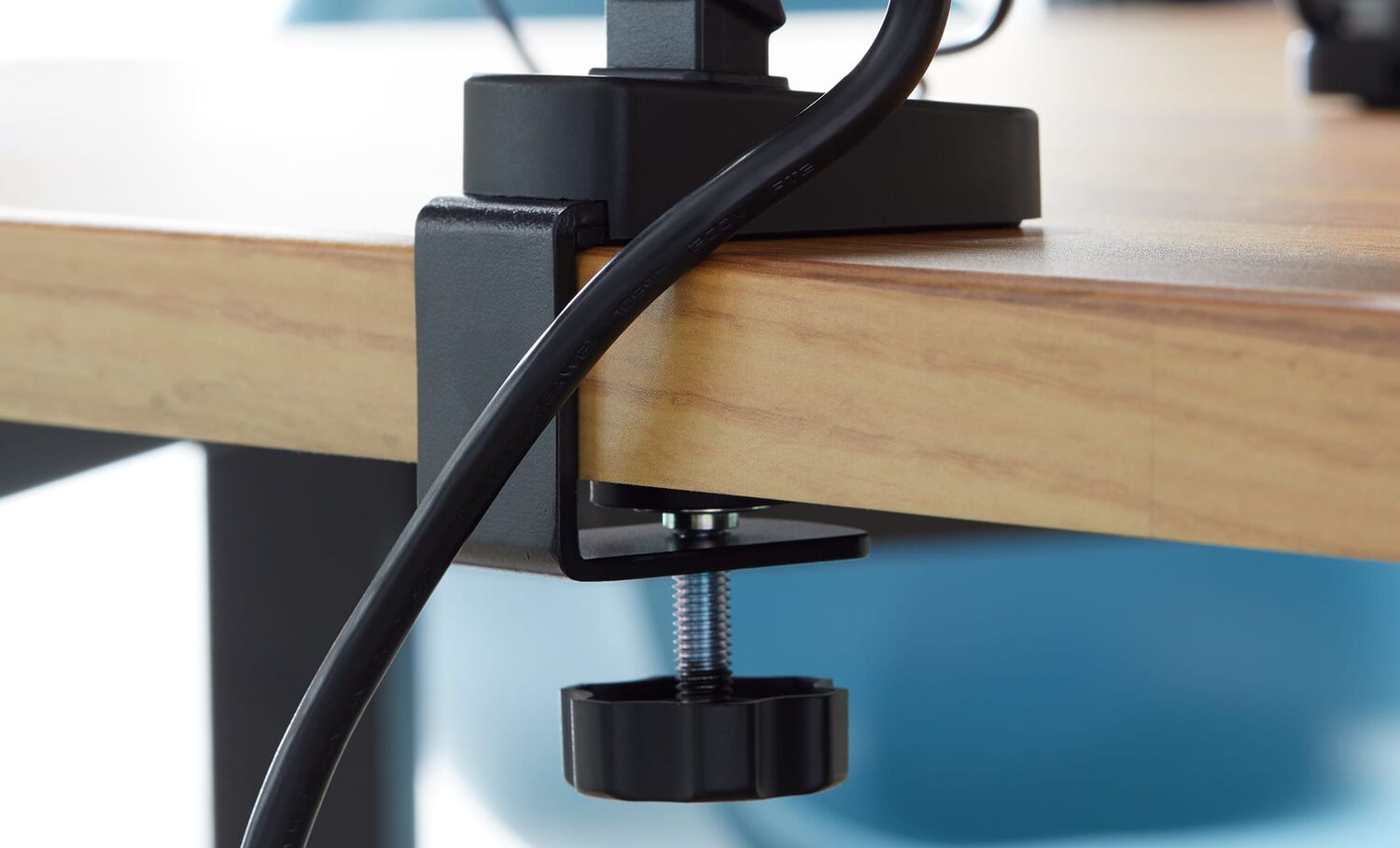 Power Hub Desk Power Outlet Vari®