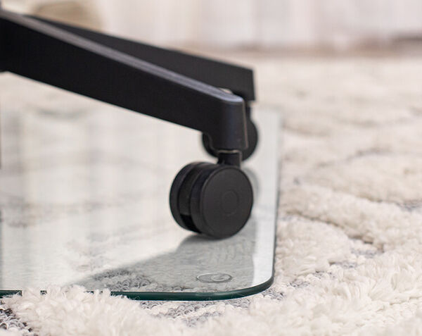 close up view of the tempered glass that is one forth of an inch deep