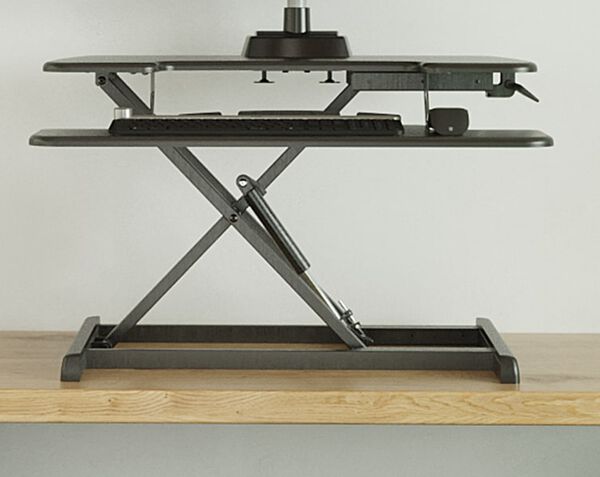 Converter is raised and the mechanics of the lift to different height positions are being shown