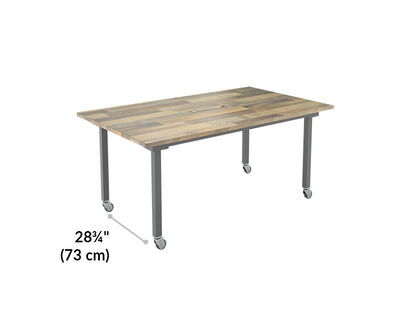 the width of the clearance between legs on the end of the table is 28 and 3 quarter inches wide