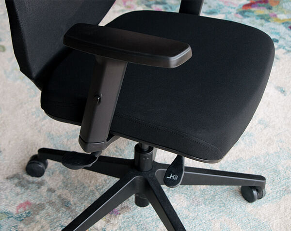 closeup of vari essential task chair seat