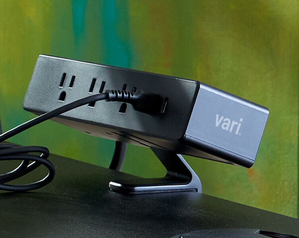 power hub front view with 3 AC outlets and 1 USB-C port and 1 USB-A port (2.4 amp) in the front.
