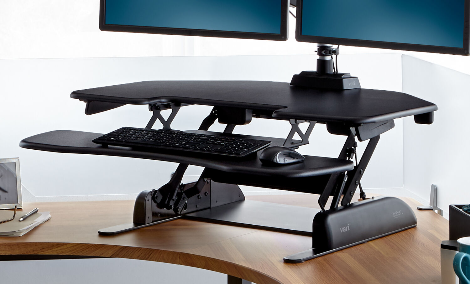 Individual adjusting height on VariDesk cube corner 36