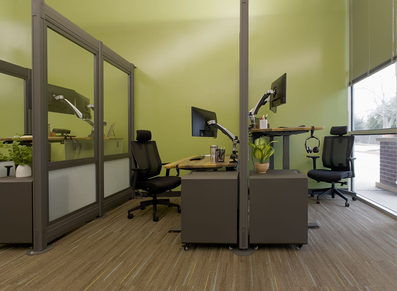 vari office furniture in the united health services office   image