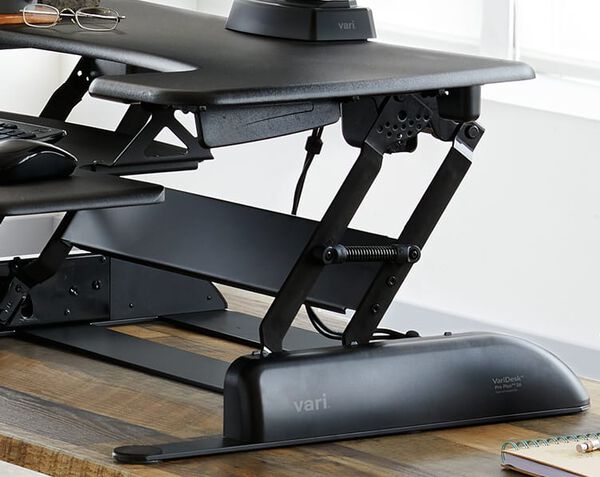 Converter is raised and the mechanics of the lift to different height positions are being shown