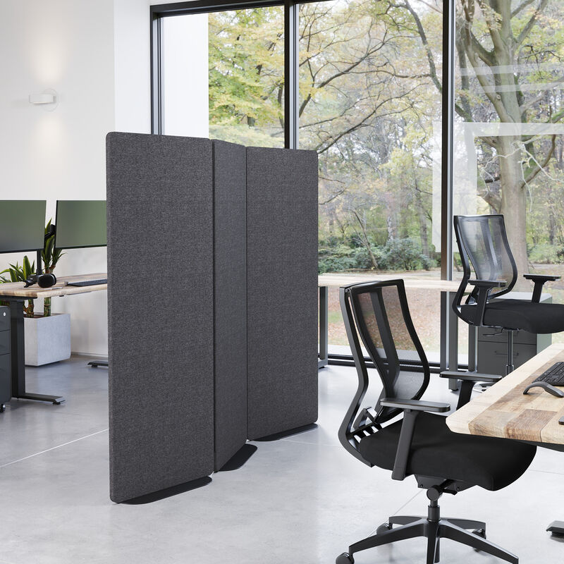 privacy screen separating two work spaces image number null