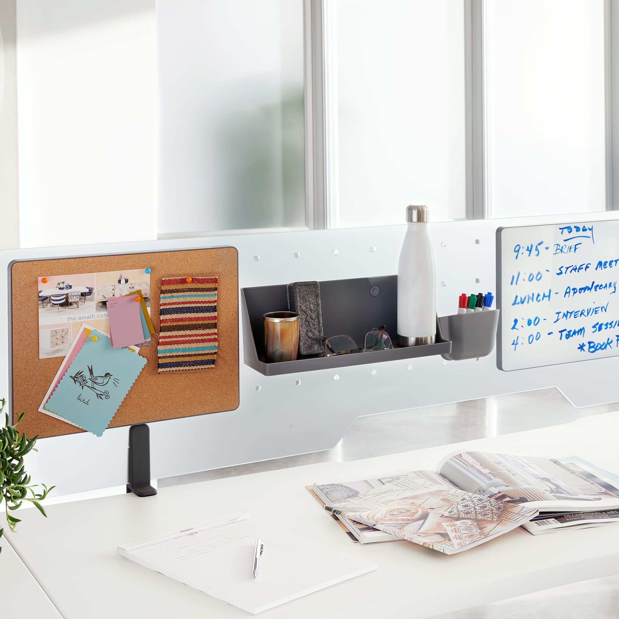 ワークステーション Harmony Acrylic Accessory Panel 60 | Office Desk Partition | Vari®