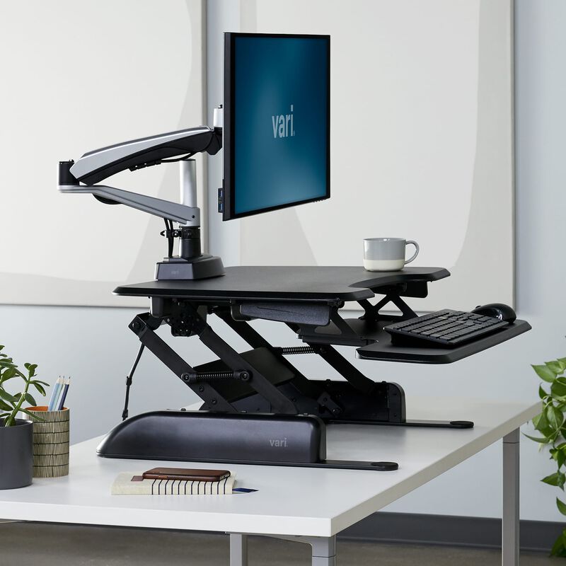 vari essential 30 - open box in black raised in an office setting image number null