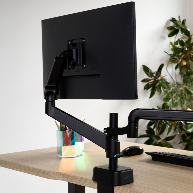 showing back side of monitor using the single arm monitor image number null