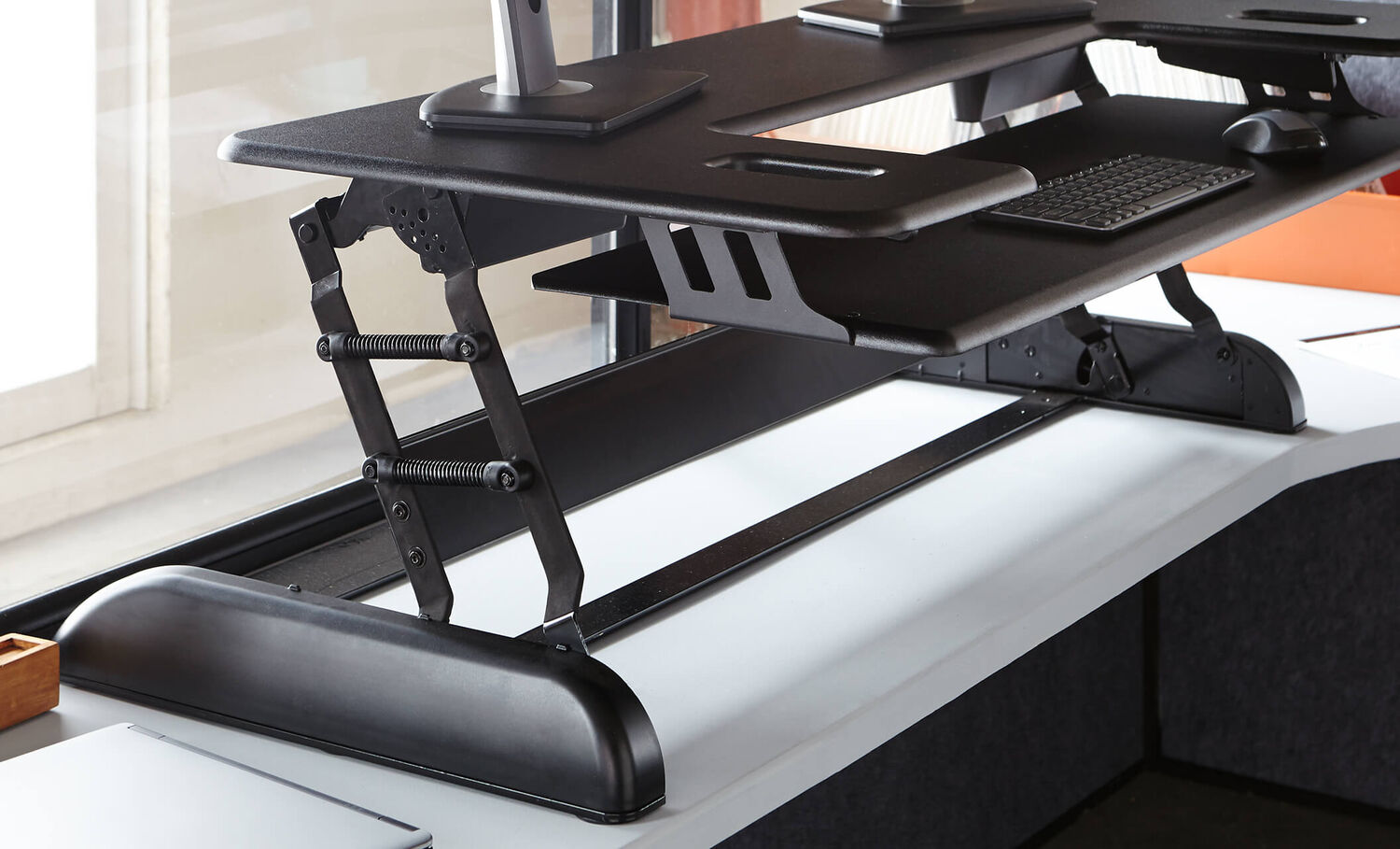 Close up of VariDesk Cube Plus 48 base 