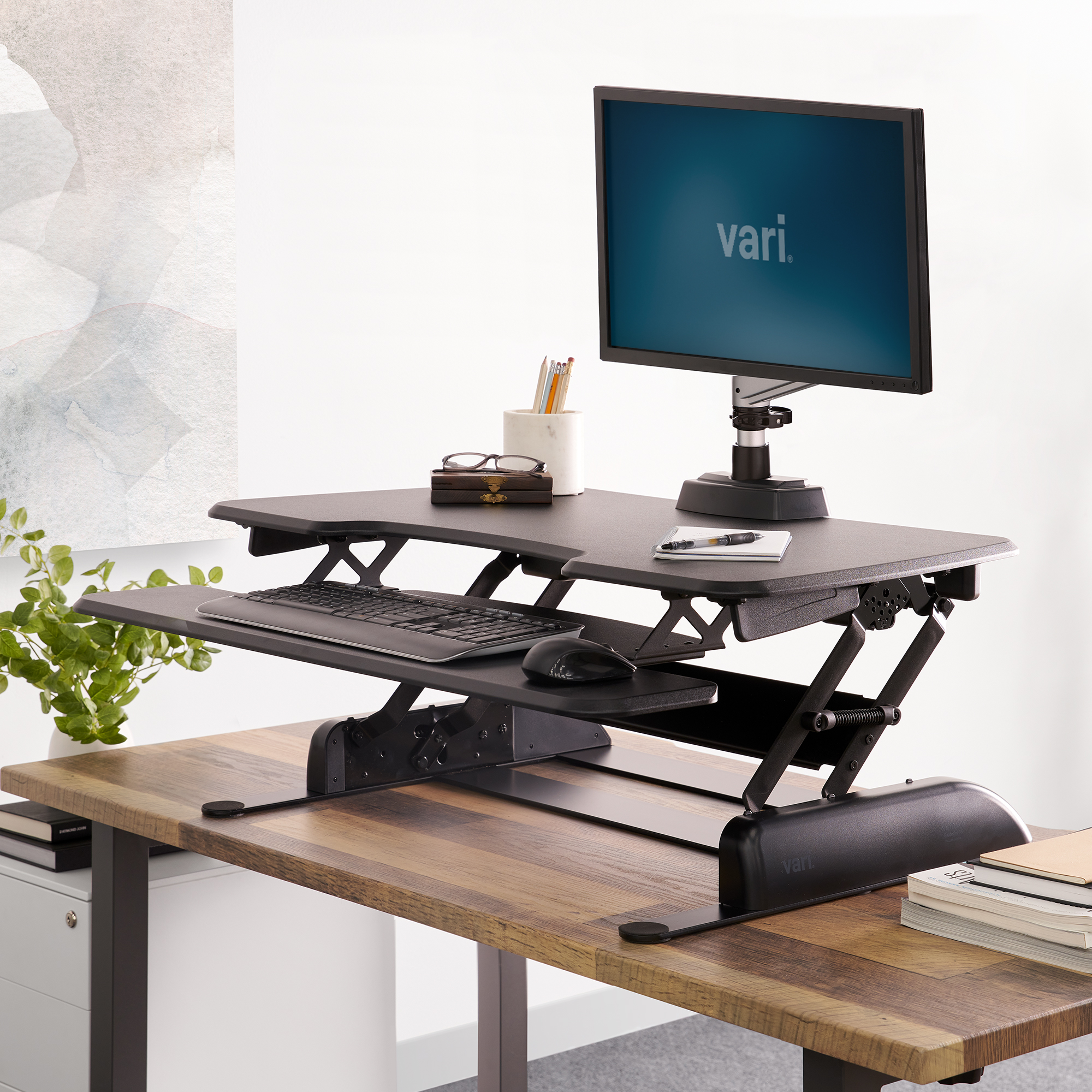 Standing store desk vari
